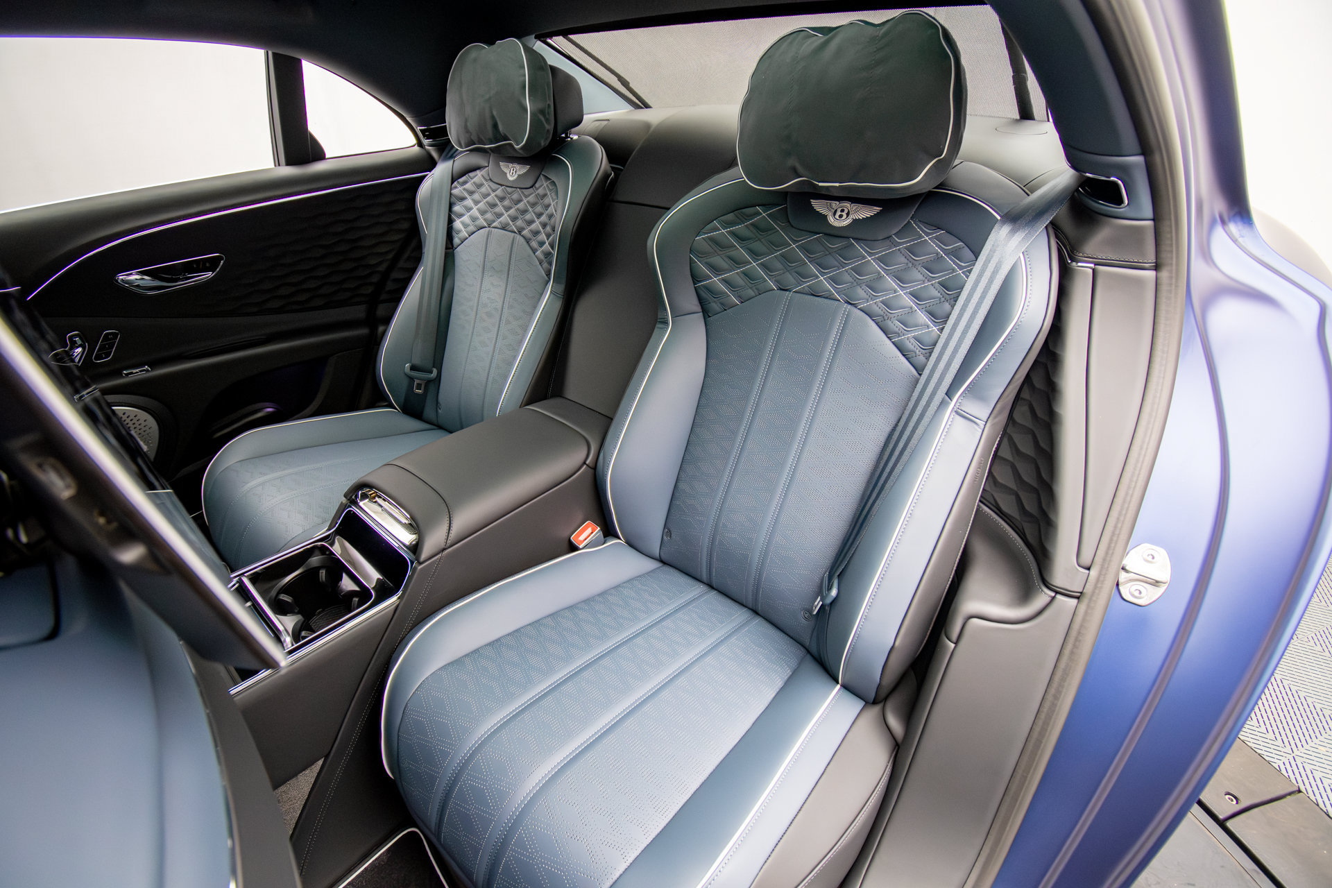 New 2026 Bentley Flying Spur Plug-In Hybrid AWD/4WD image 32