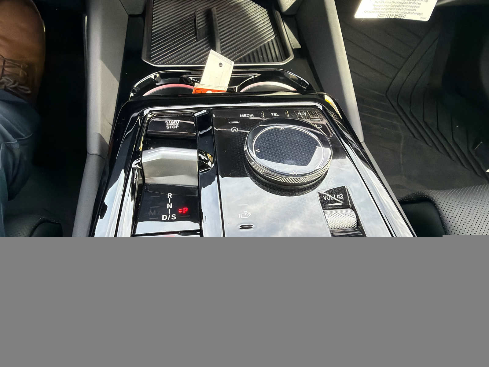 Certified 2026 BMW 550e xDrive AWD/4WD image 37