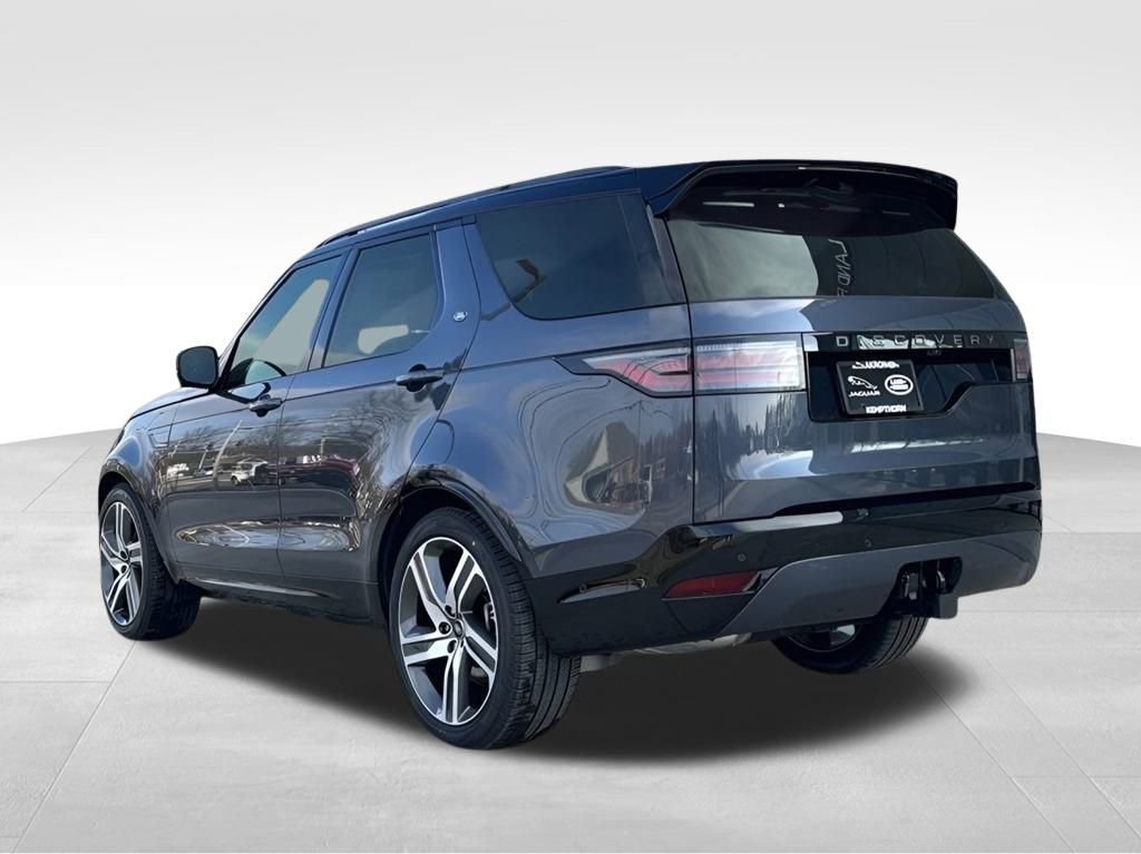 New 2024 Land Rover Discovery Dynamic SE image 3