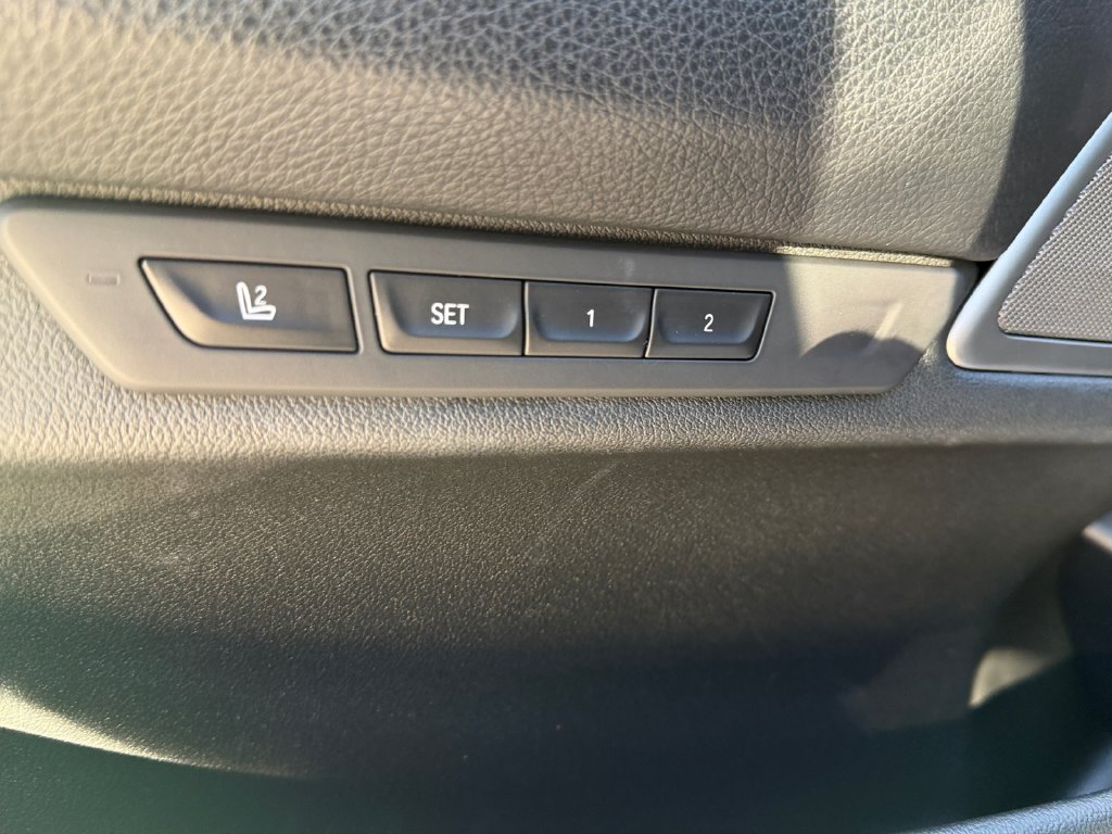 Used 2022 BMW 740i xDrive w/ M Sport Package AWD/4WD image 12