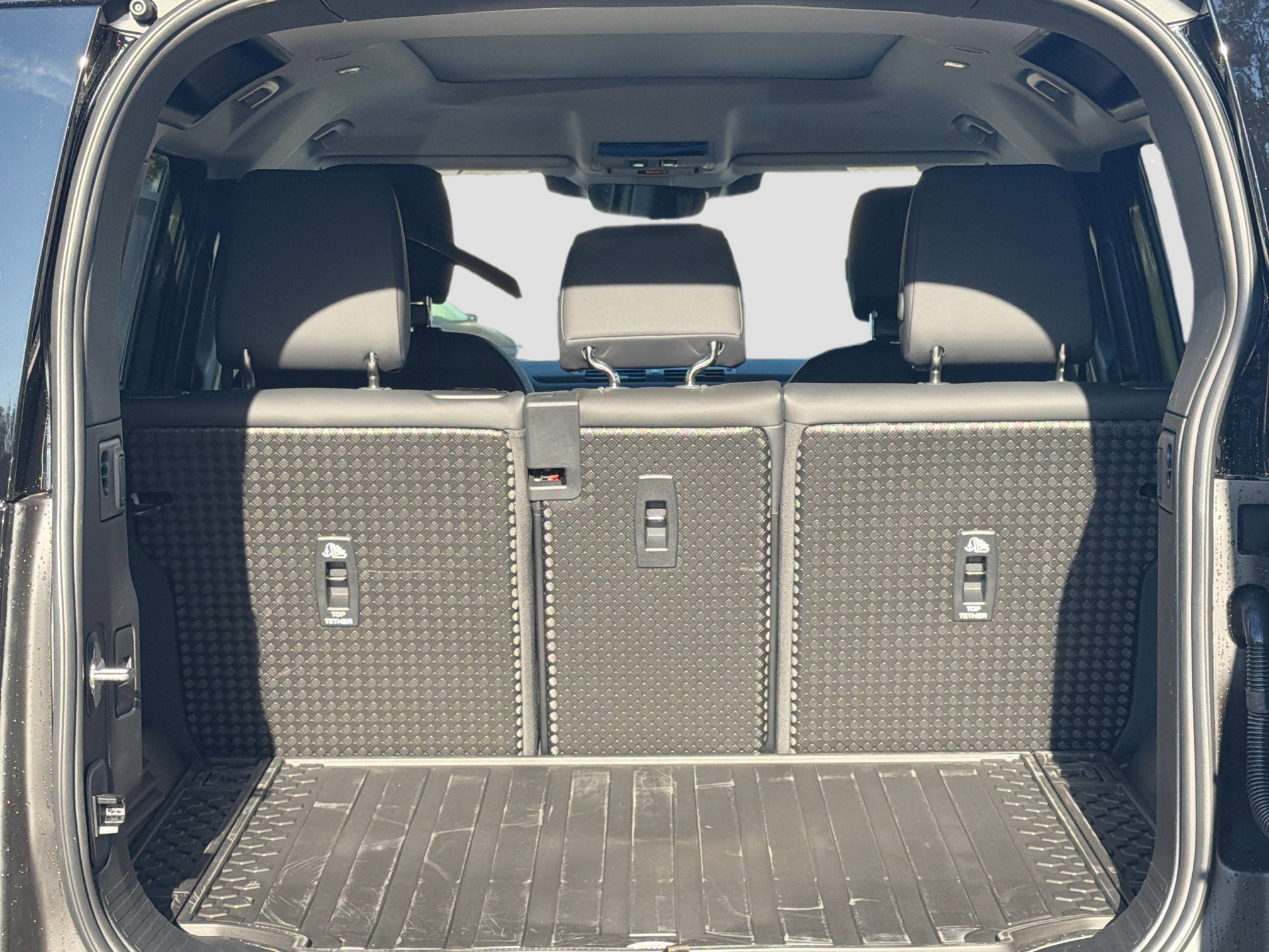 New 2026 Land Rover Defender 110 S image 11