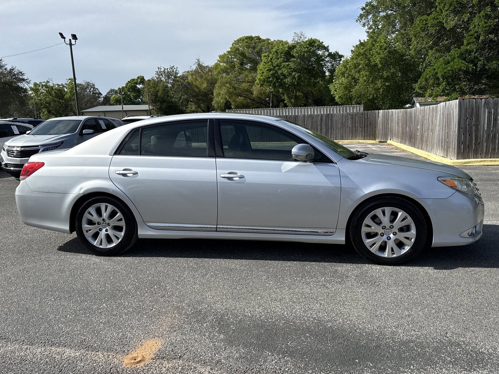 Used 2012 Toyota Avalon image 7