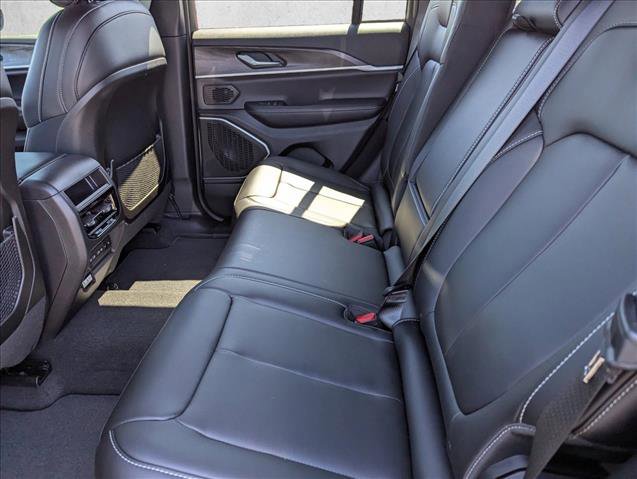 New 2026 Jeep Grand Cherokee Limited w/ Limited Altitude Package AWD/4WD image 26