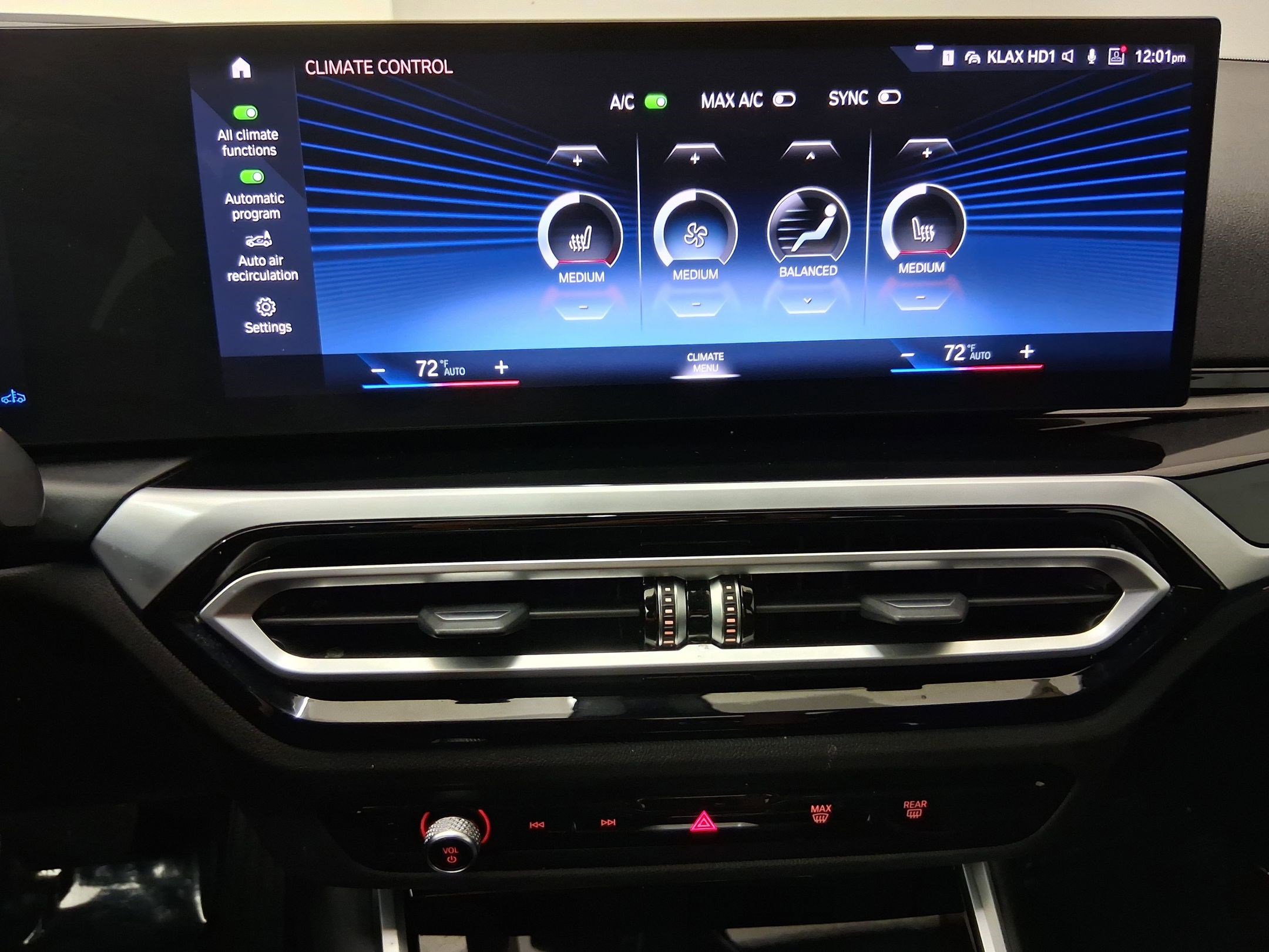 Used 2023 BMW 330i Sedan w/ Premium Package image 26