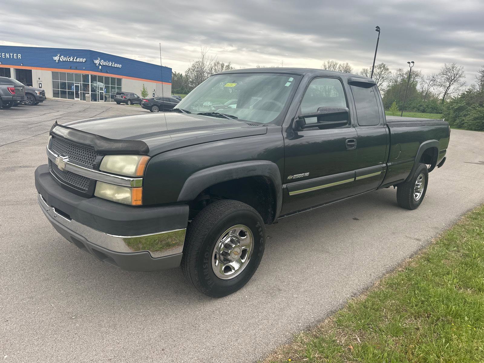 Used 2004 Chevrolet Silverado 2500 2WD Extended Cab image 2