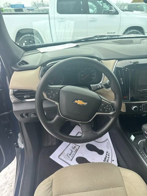 Used 2022 Chevrolet Traverse LS FWD image 23