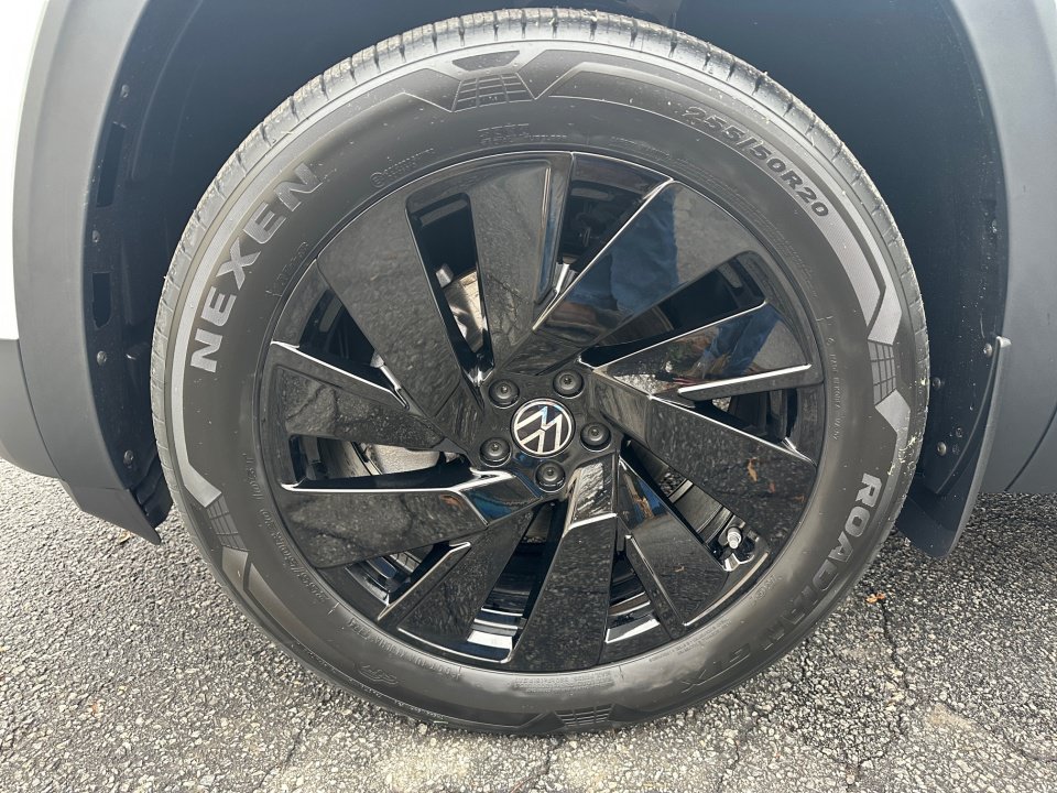 Used 2025 Volkswagen Atlas SE AWD/4WD image 27