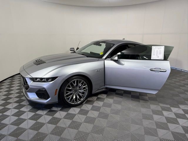 Used 2024 Ford Mustang GT Premium image 2