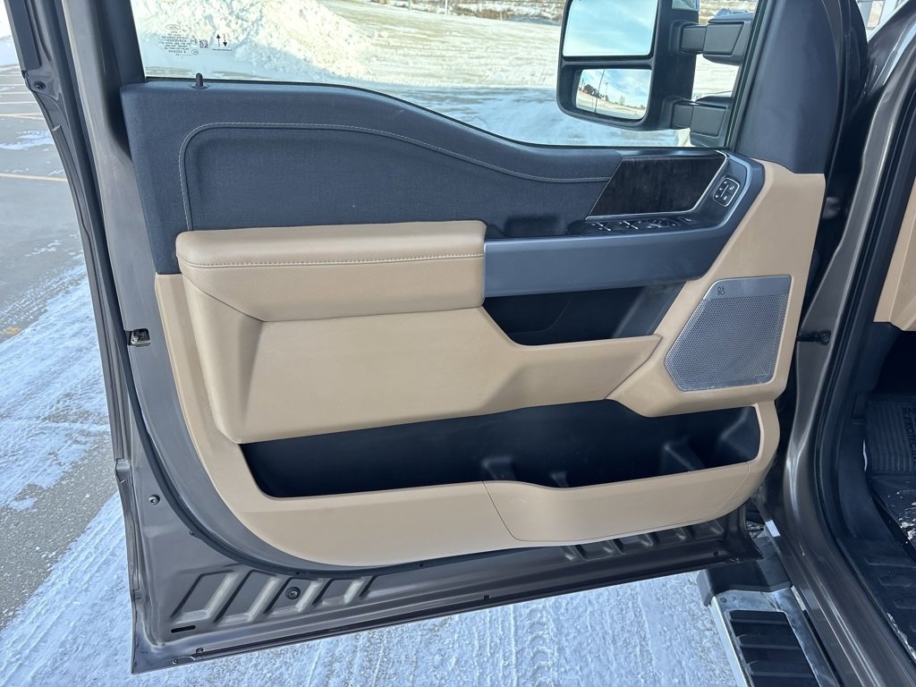 Used 2023 Ford F150 Lariat w/ Max Trailer Tow Package image 16