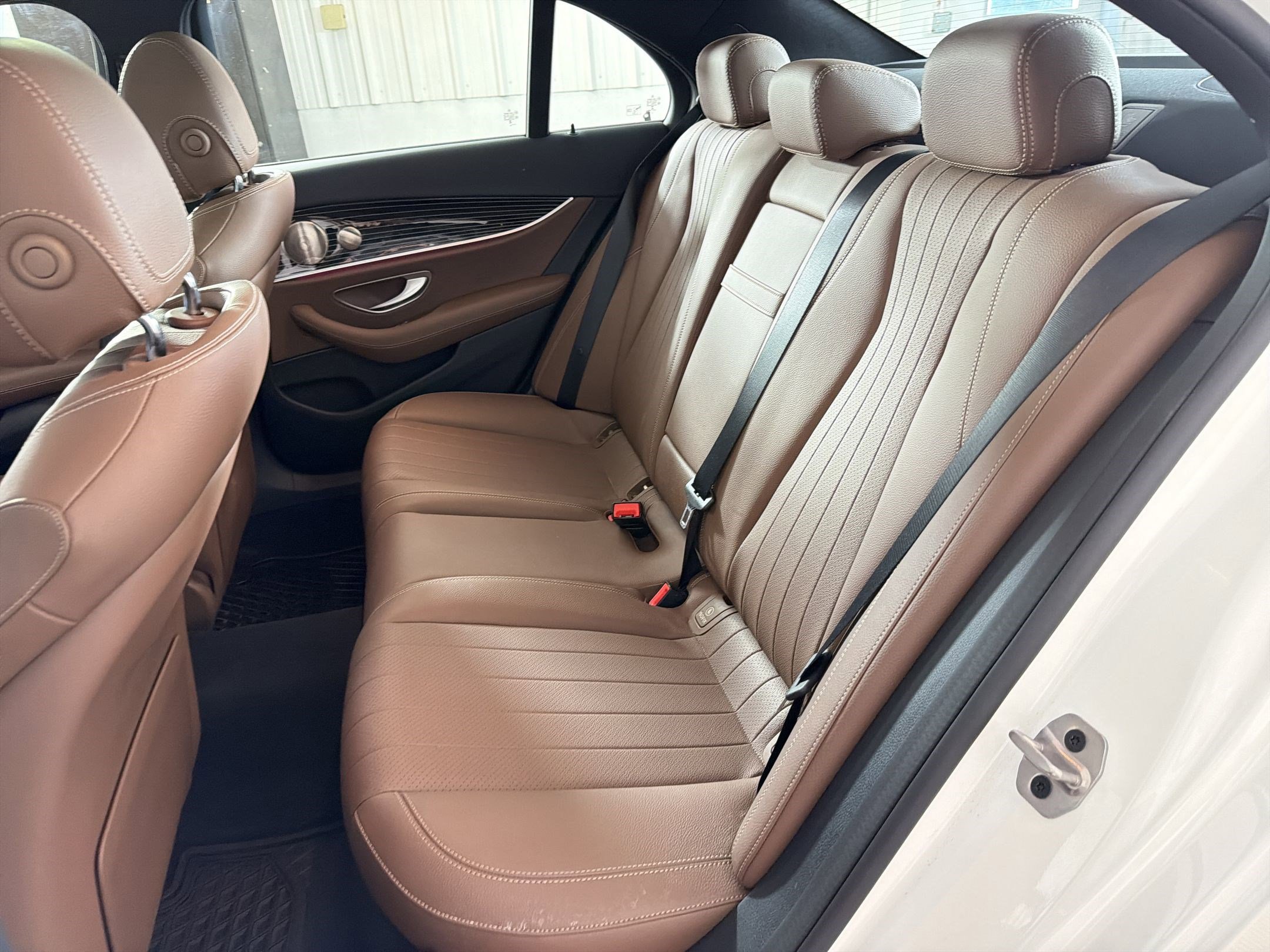 Used 2023 Mercedes-Benz E 350 4MATIC Sedan image 15