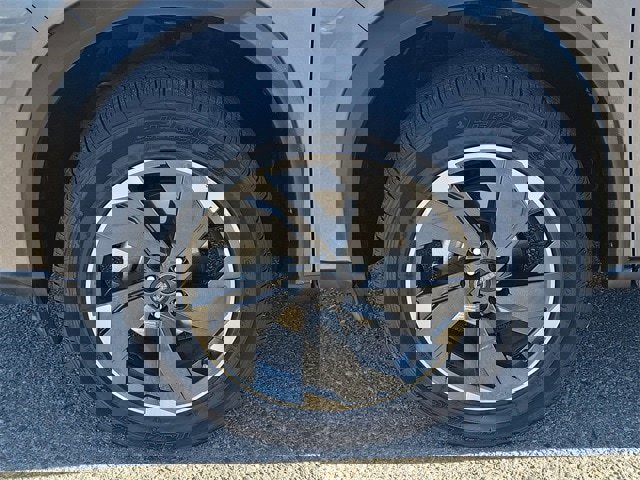 Certified 2024 Nissan Rogue SV image 33