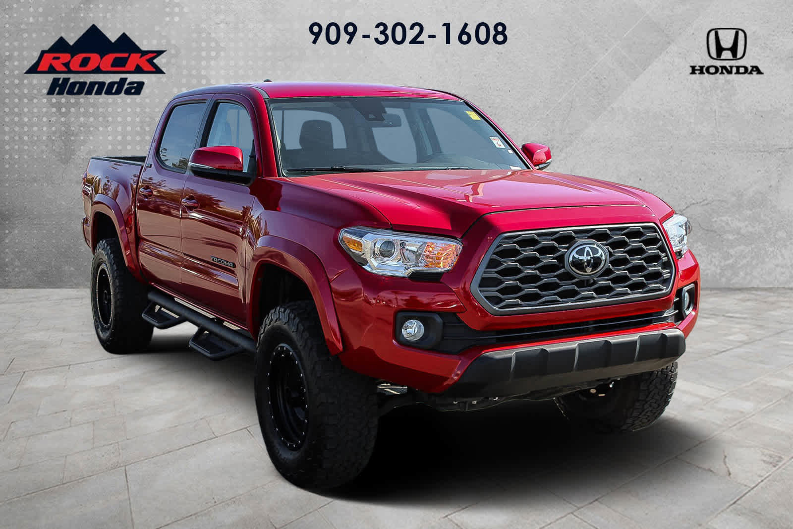 Used 2020 Toyota Tacoma SR5 w/ Technology Package AWD/4WD image 3