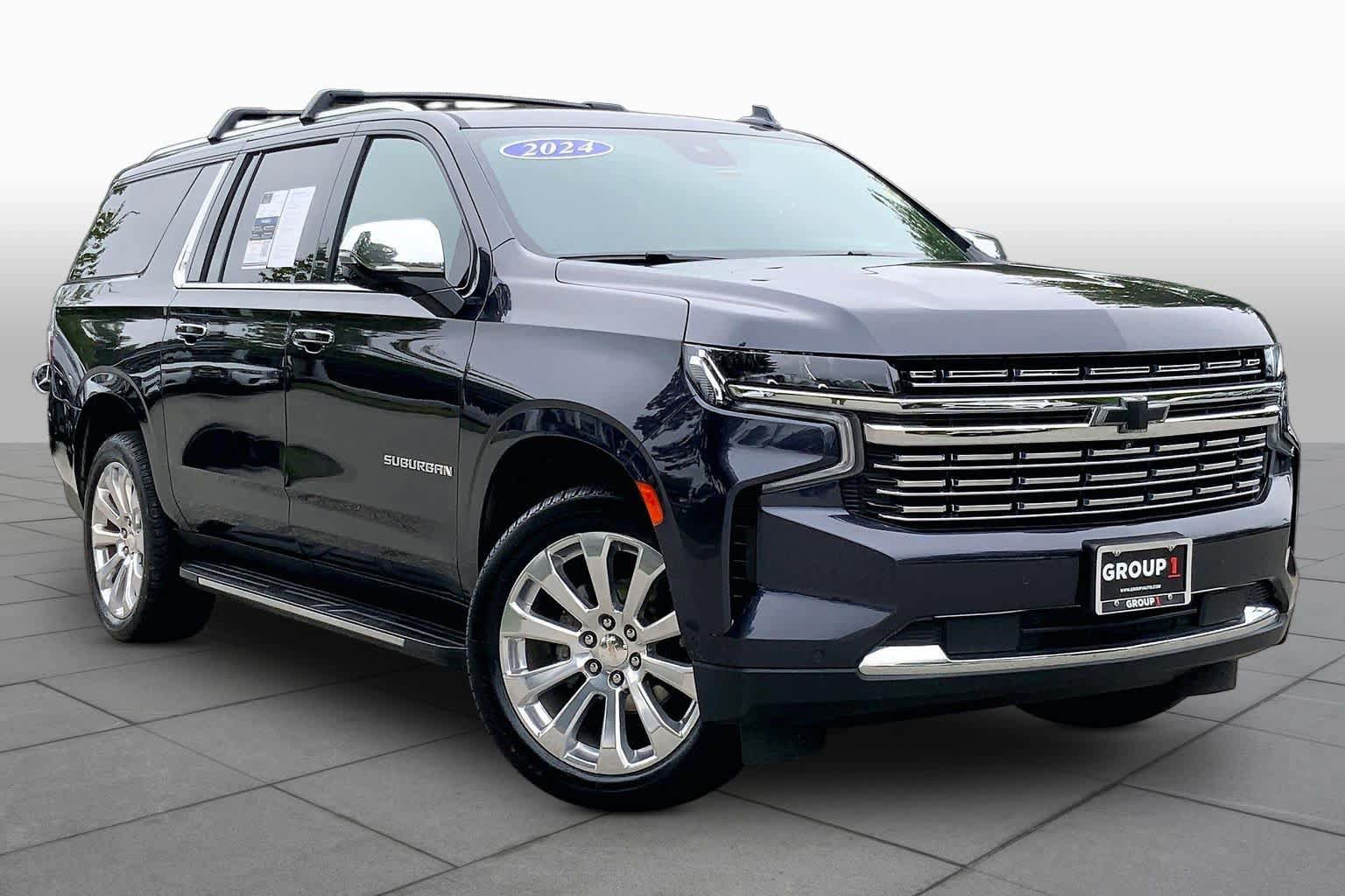 Used 2024 Chevrolet Suburban Premier w/ Premium Package AWD/4WD image 3