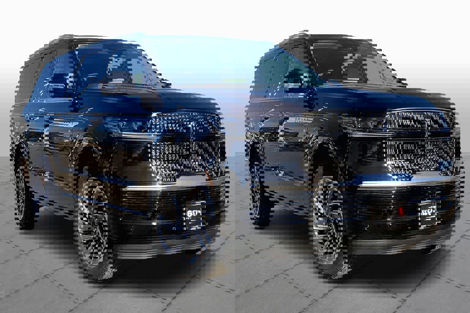 New 2025 Lincoln Navigator L Reserve image 2