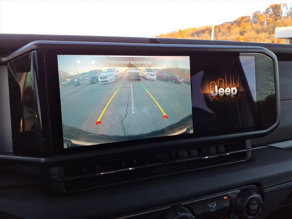 Used 2025 Jeep Wrangler Unlimited Rubicon image 11