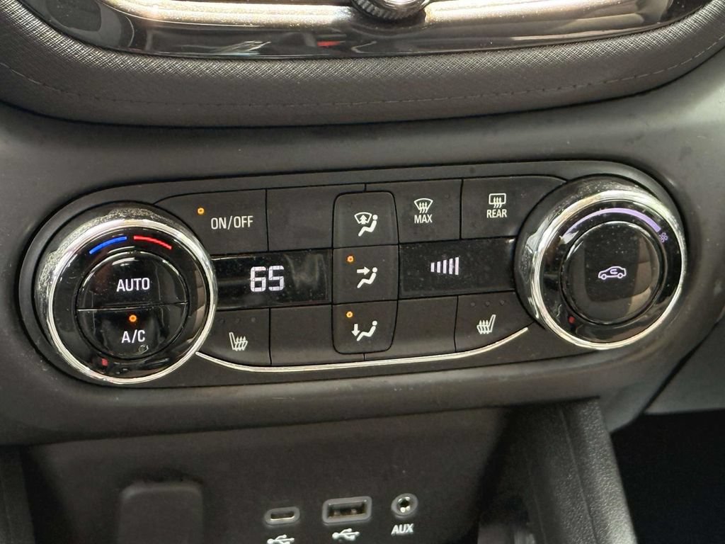 Used 2023 Chevrolet TrailBlazer LT w/ Convenience Package AWD/4WD image 16