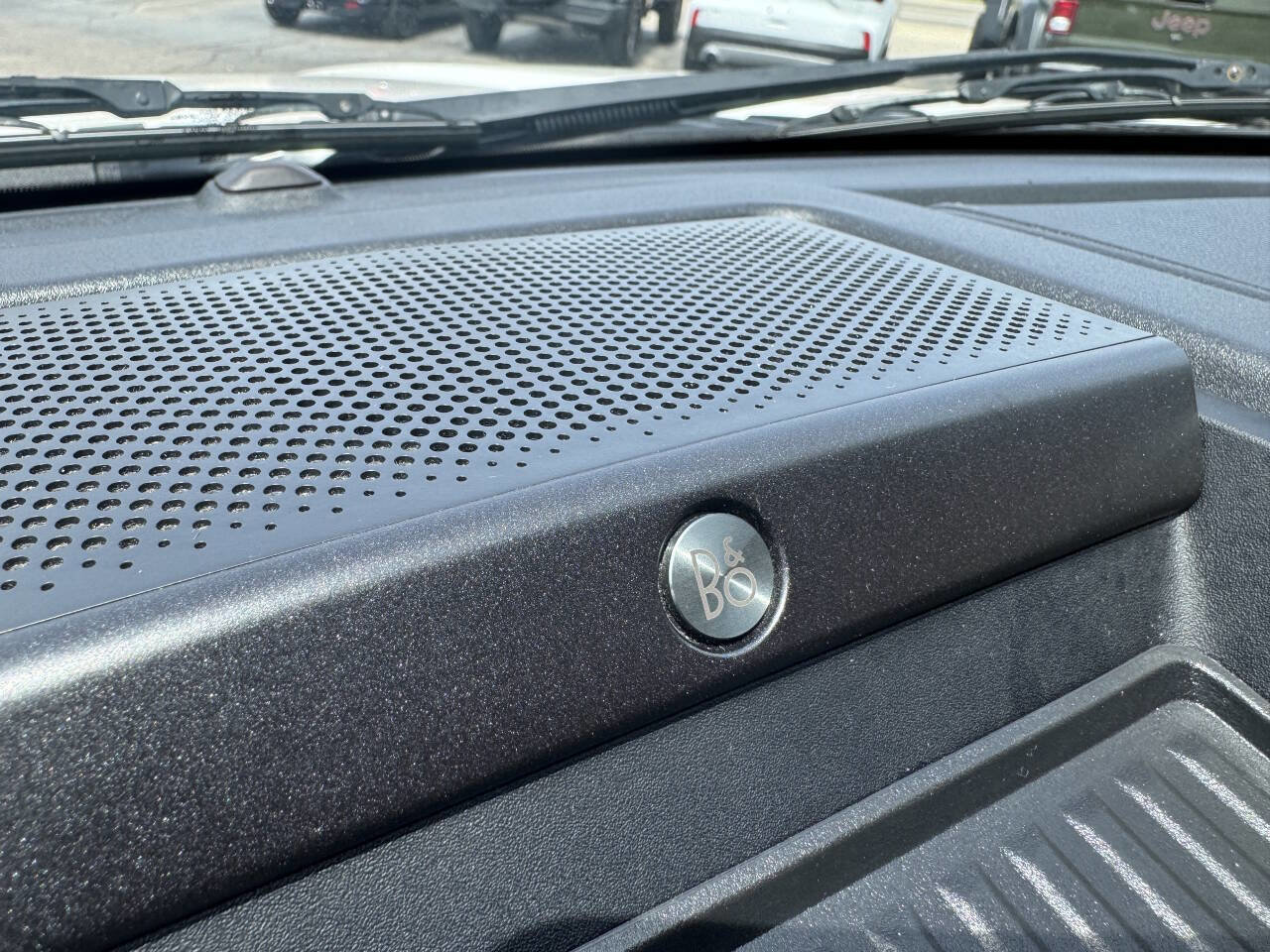 Used 2018 Ford F150 Lariat w/ Equipment Group 502A Luxury AWD/4WD image 24