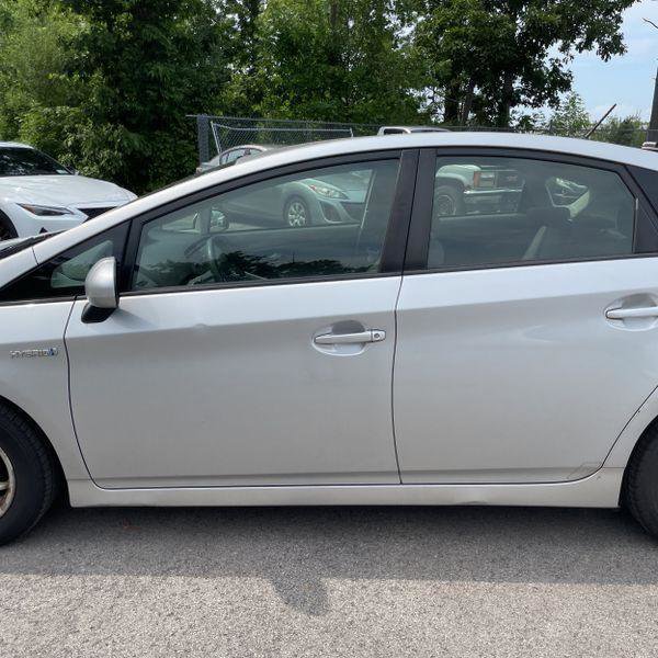 Used 2010 Toyota Prius Five FWD image 2