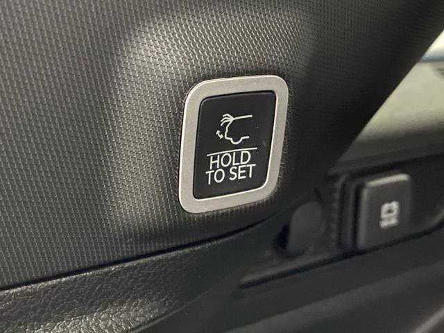 New 2026 Jeep Grand Cherokee Laredo image 16