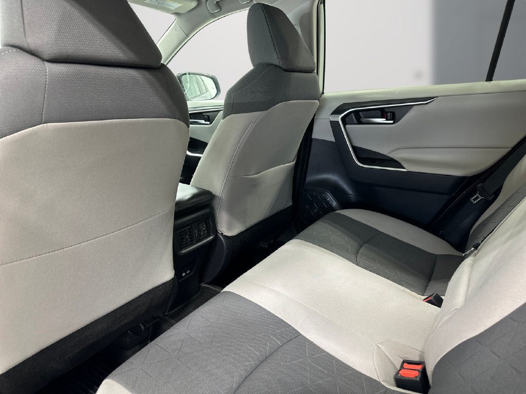 Used 2023 Toyota RAV4 XLE AWD/4WD image 15