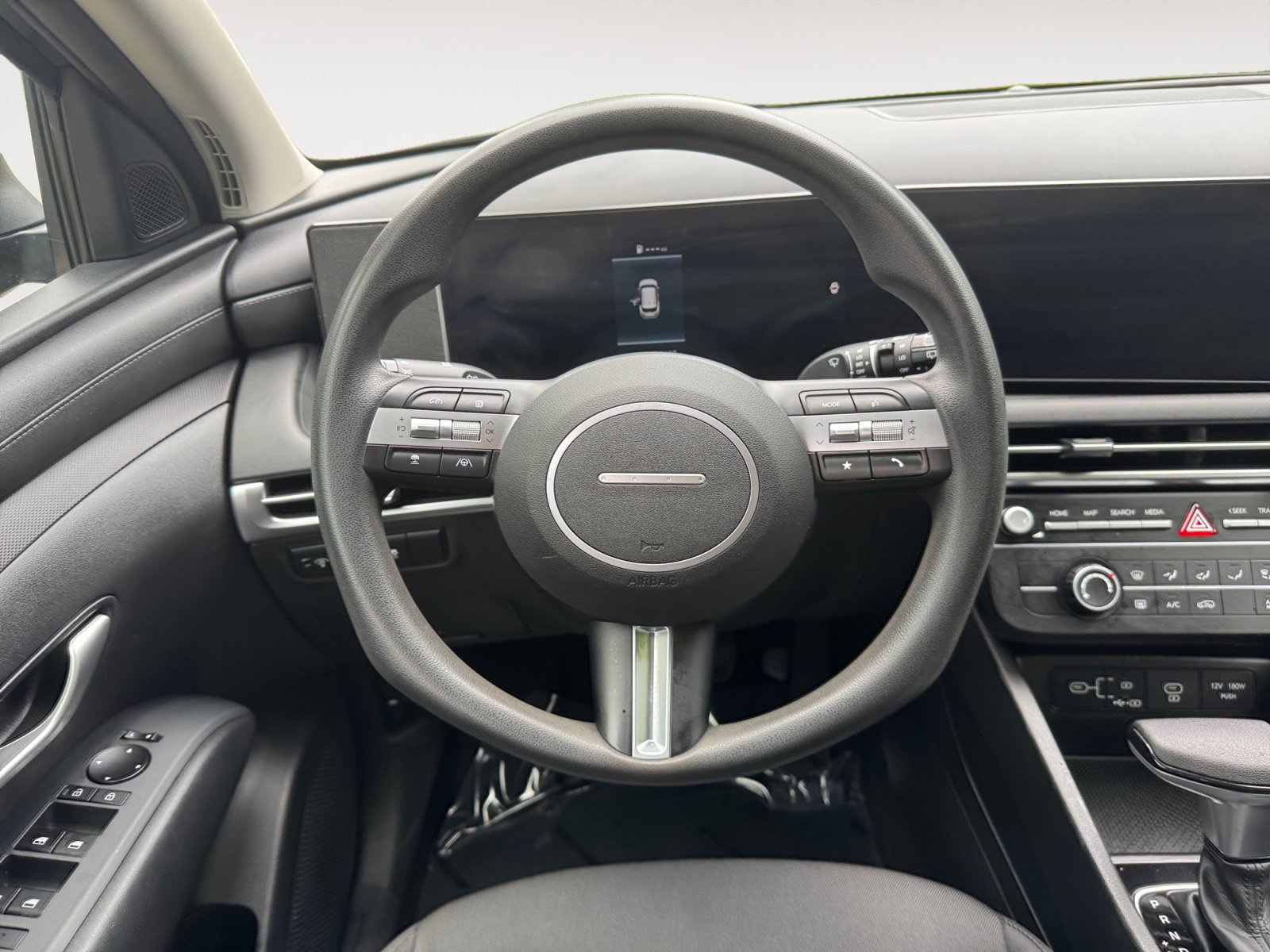 Used 2025 Hyundai Tucson SE FWD image 16