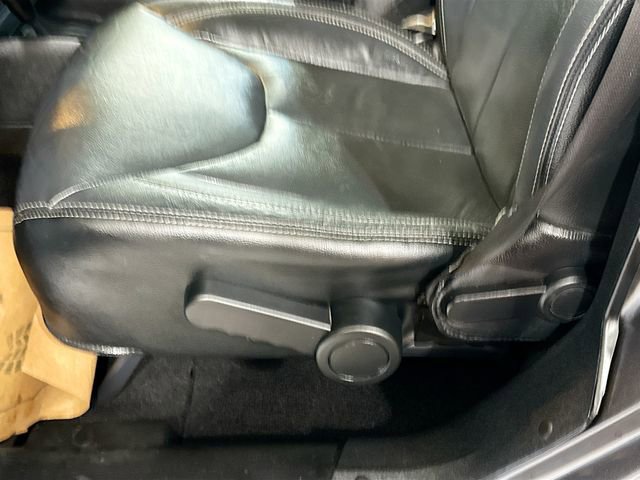 Used 2017 Jeep Wrangler Unlimited Rubicon w/ Connectivity Group image 18