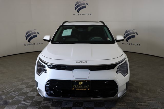 Used 2023 Kia Niro Wave image 2