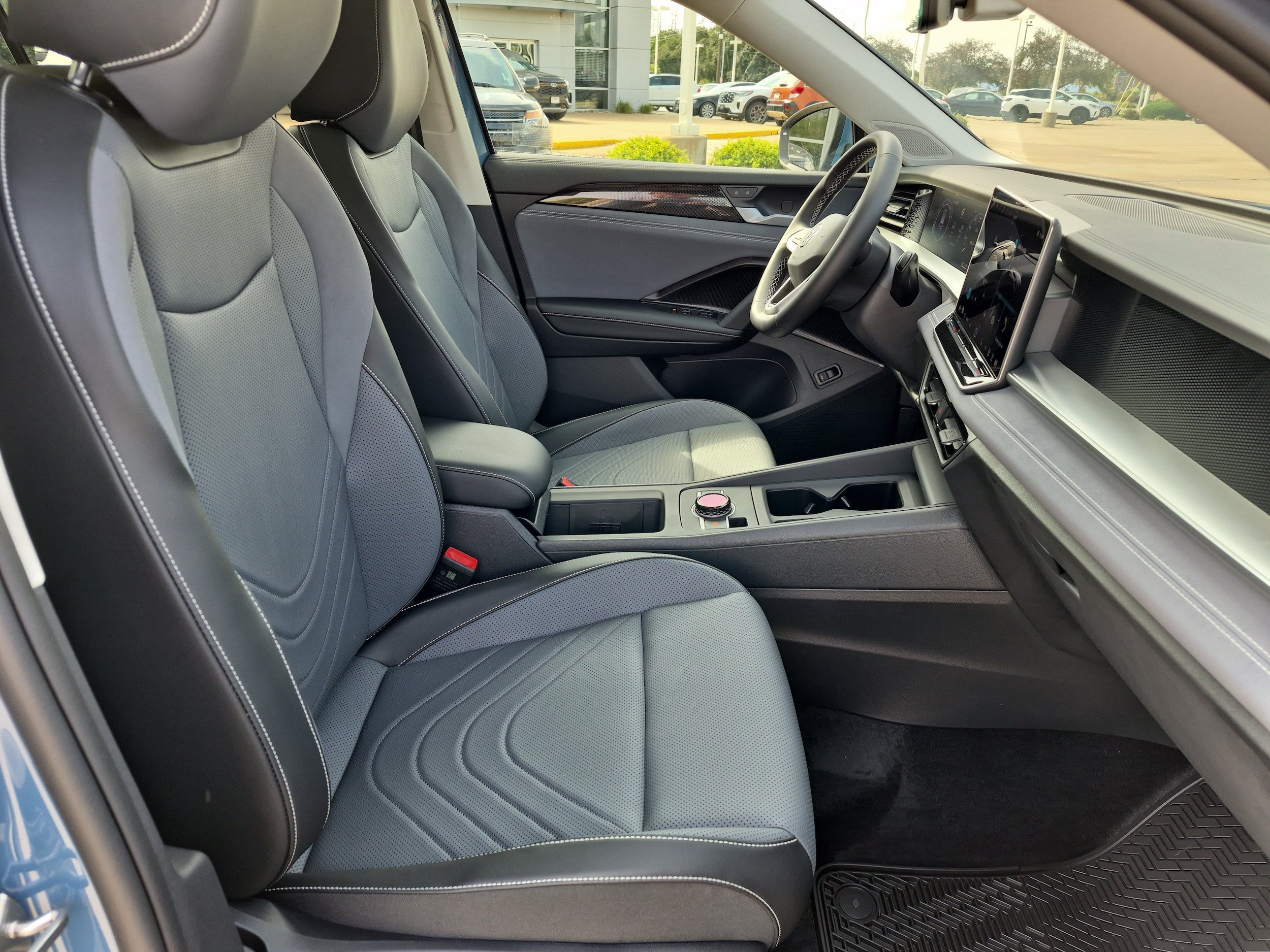 New 2026 Volkswagen Tiguan SE AWD/4WD image 11