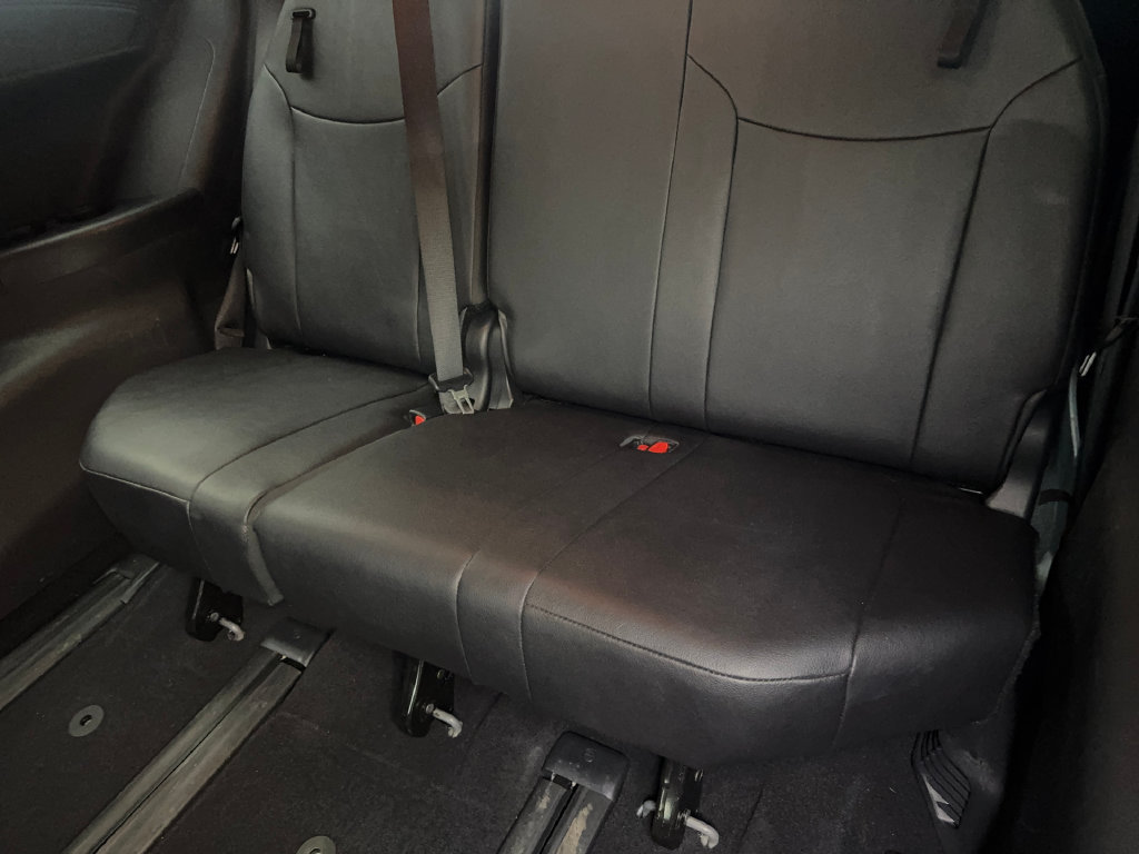 Used 2025 Toyota Sienna XLE Woodland Edition AWD/4WD image 40