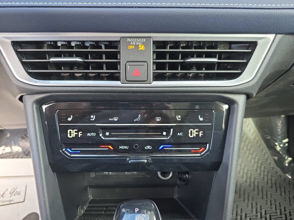 New 2026 Volkswagen Taos SEL AWD/4WD image 17