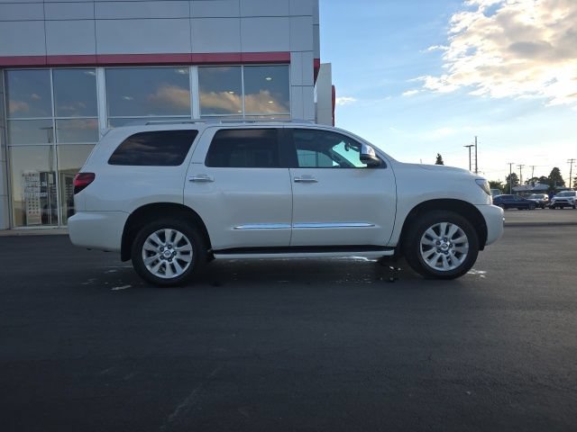 Used 2020 Toyota Sequoia Platinum AWD/4WD image 8