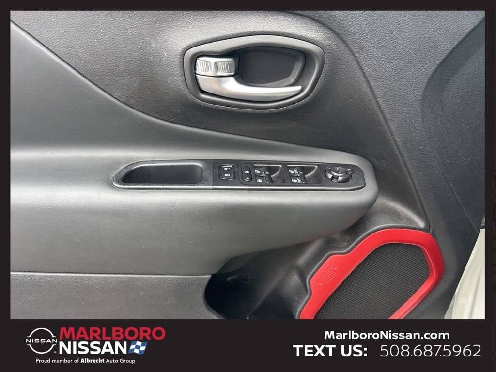 Used 2022 Jeep Renegade Trailhawk image 19