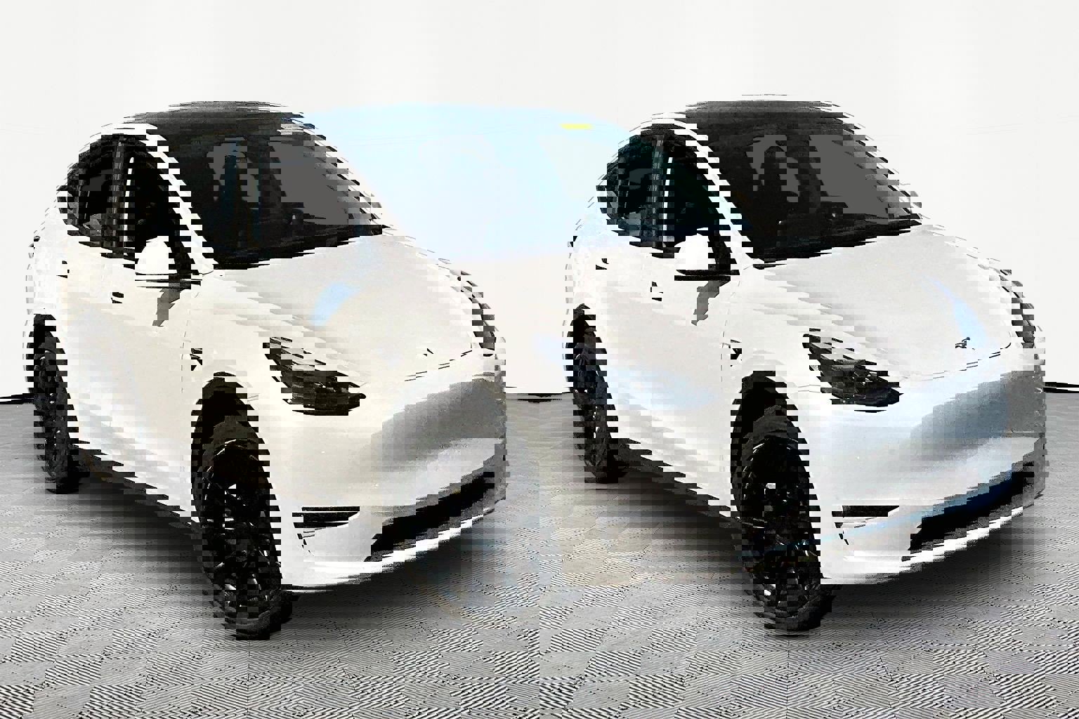 Used 2023 Tesla Model Y Long Range image 3