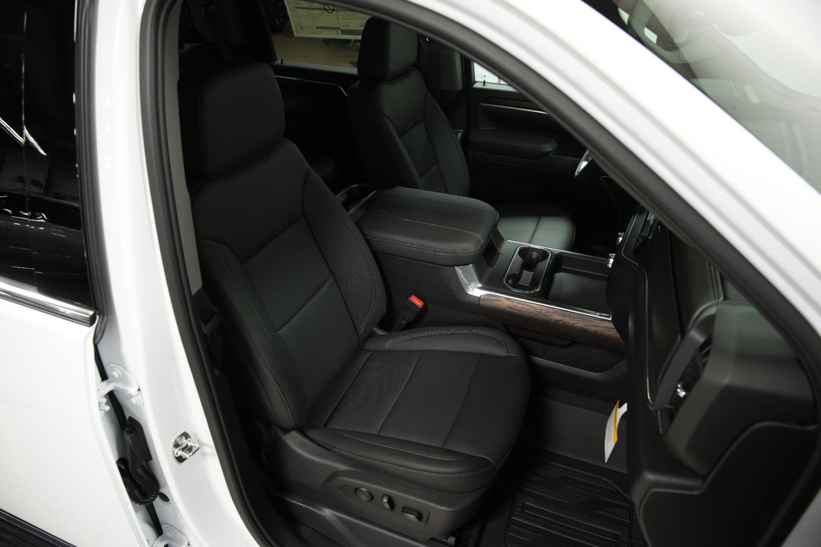 New 2026 GMC Sierra 2500 SLT w/ SLT Premium Package image 15