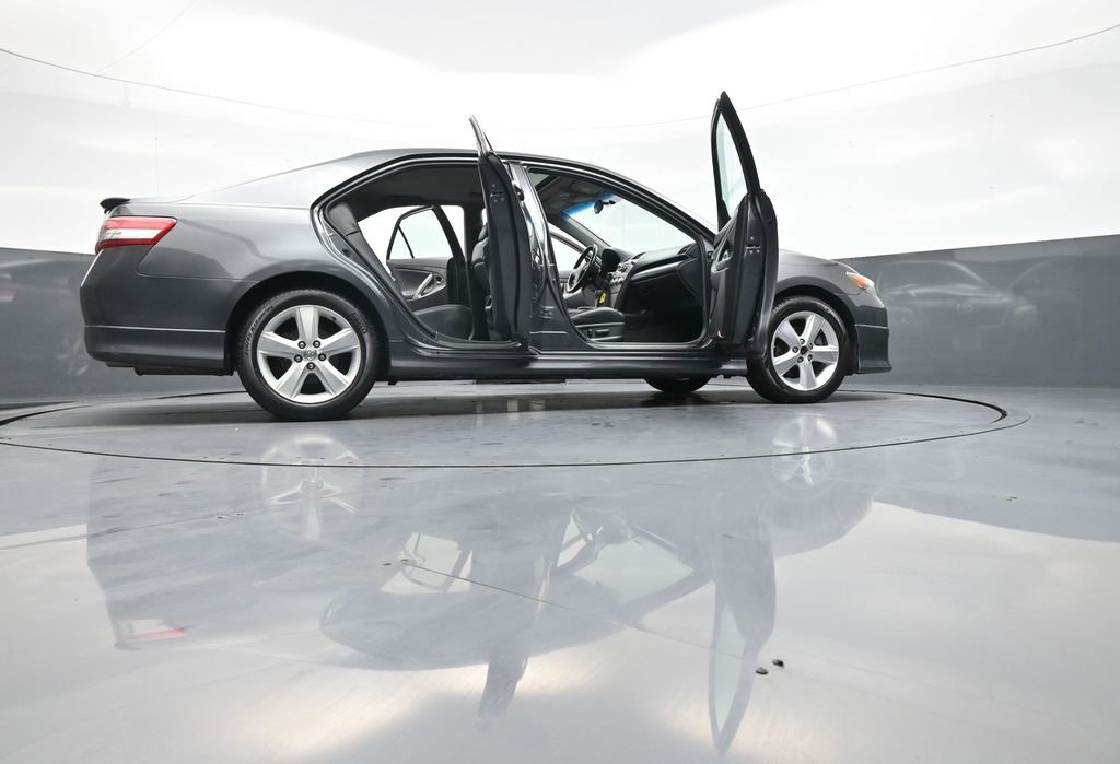 Used 2011 Toyota Camry SE image 48