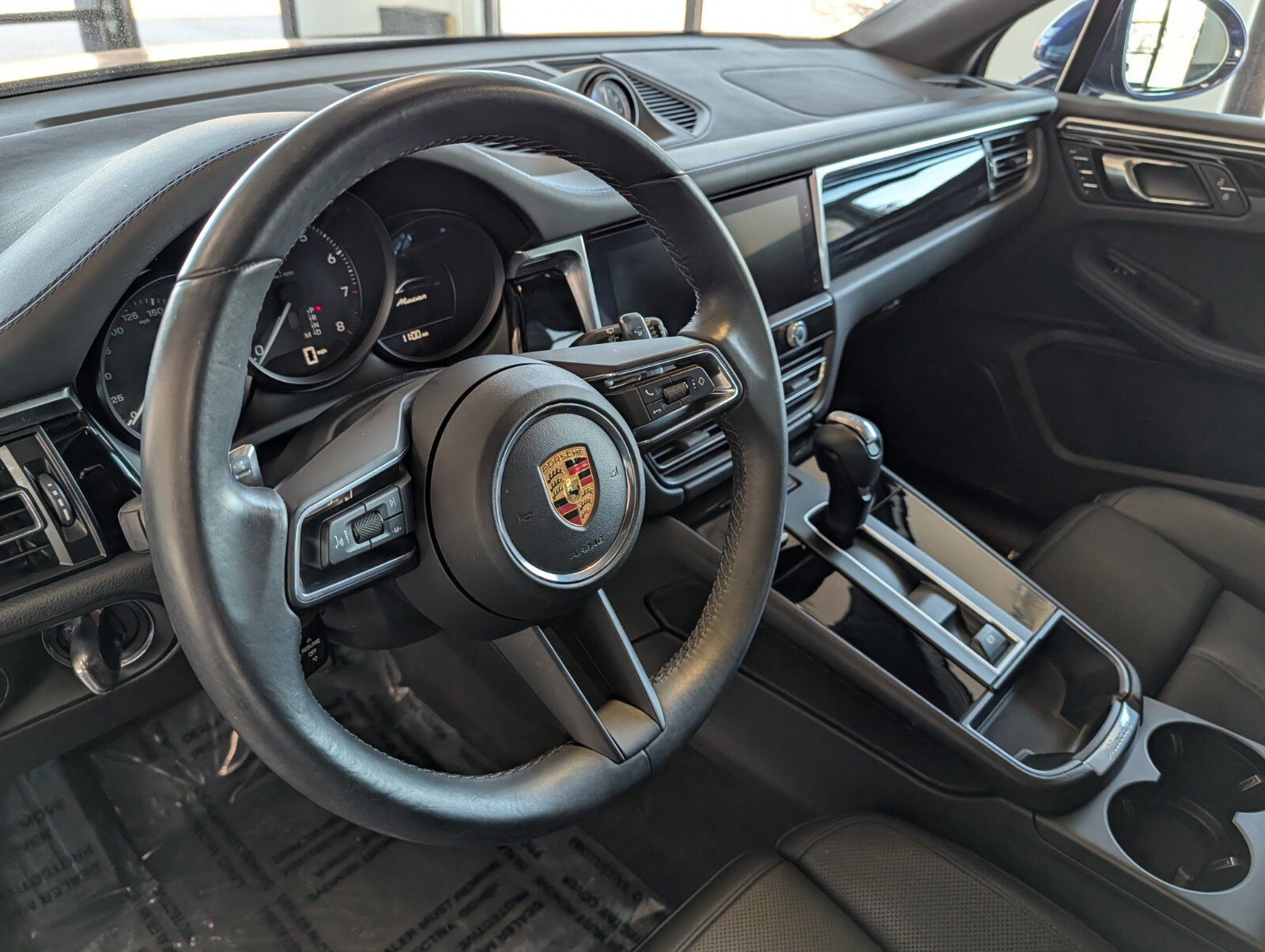 Used 2023 Porsche Macan Turbo AWD/4WD image 15