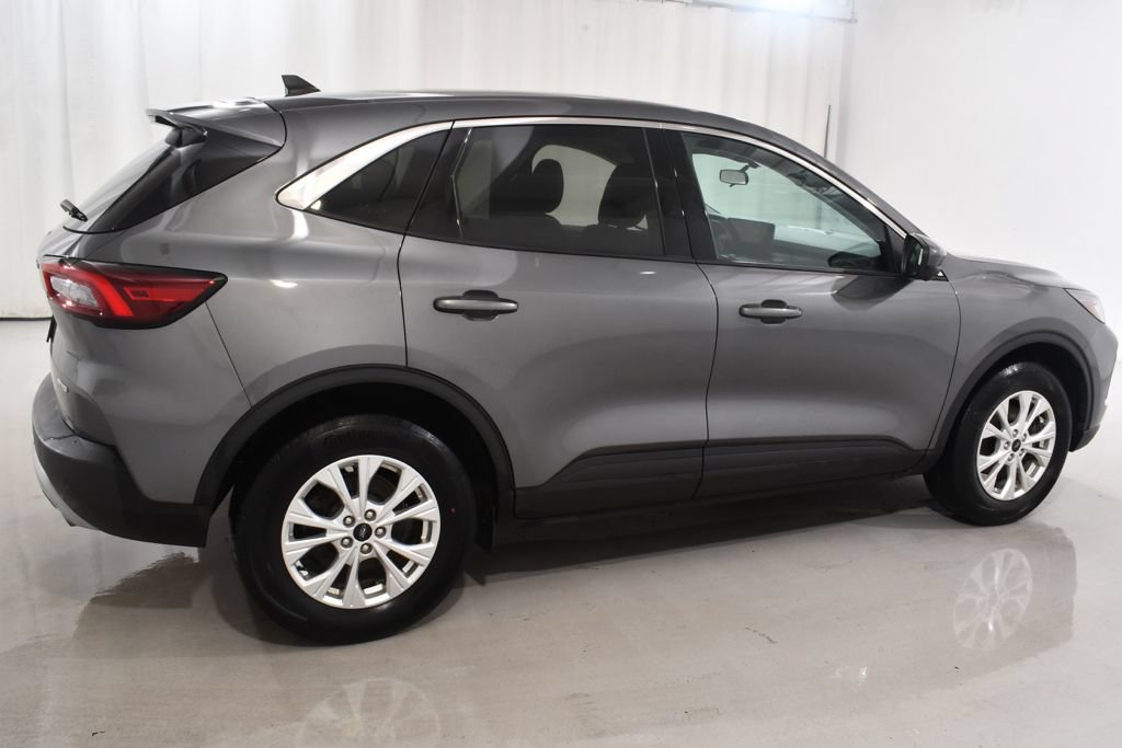 Used 2023 Ford Escape Active w/ Tech Pack #2 AWD/4WD image 11