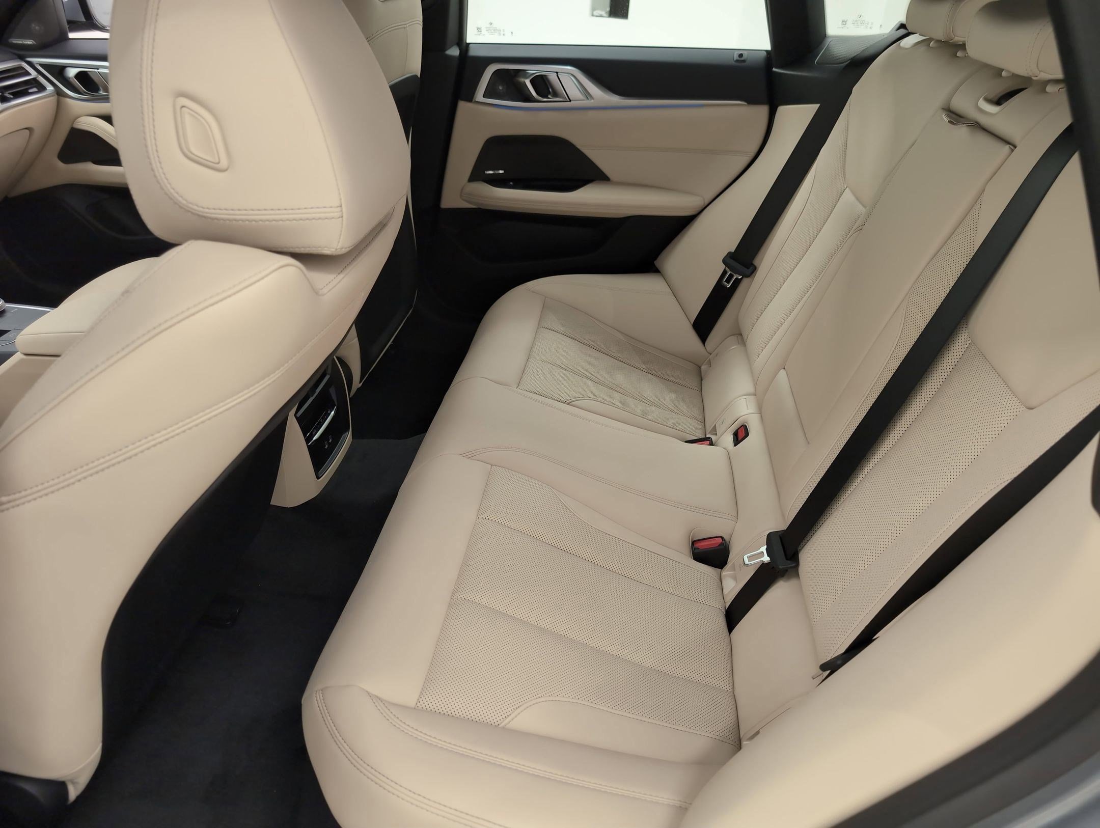 Certified 2025 BMW i4 eDrive40 w/ Premium Package image 13