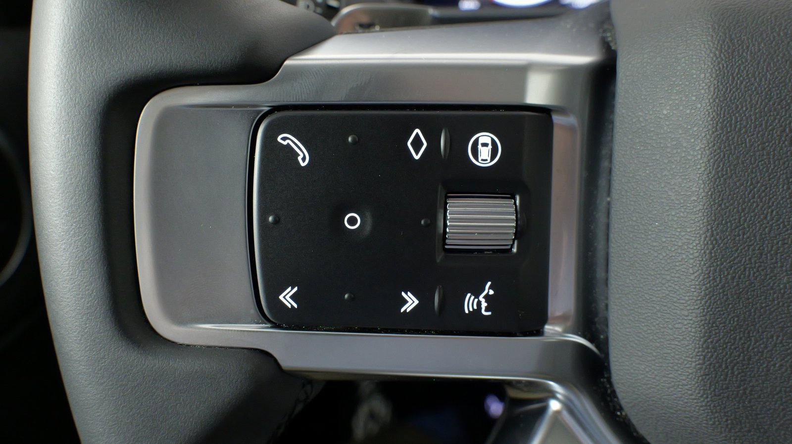 Used 2024 Land Rover Discovery S image 54