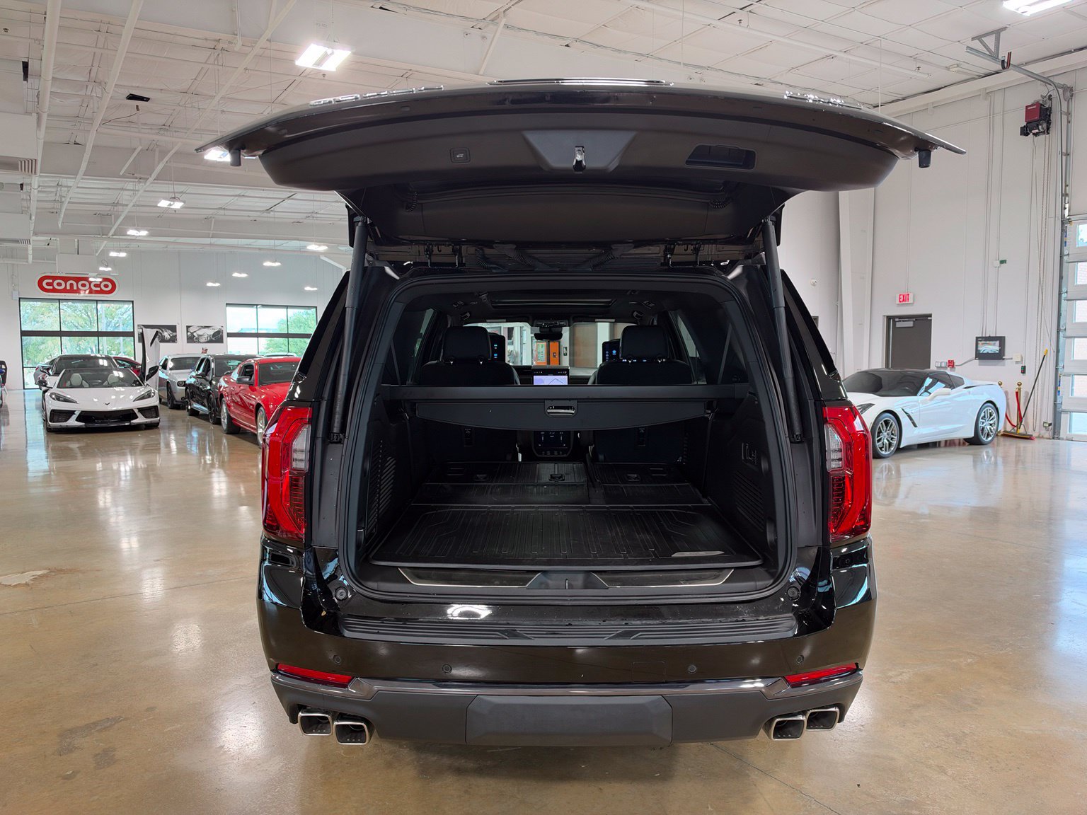 Used 2026 GMC Yukon XL Denali Ultimate w/ LPO, Illumination Package AWD/4WD image 53
