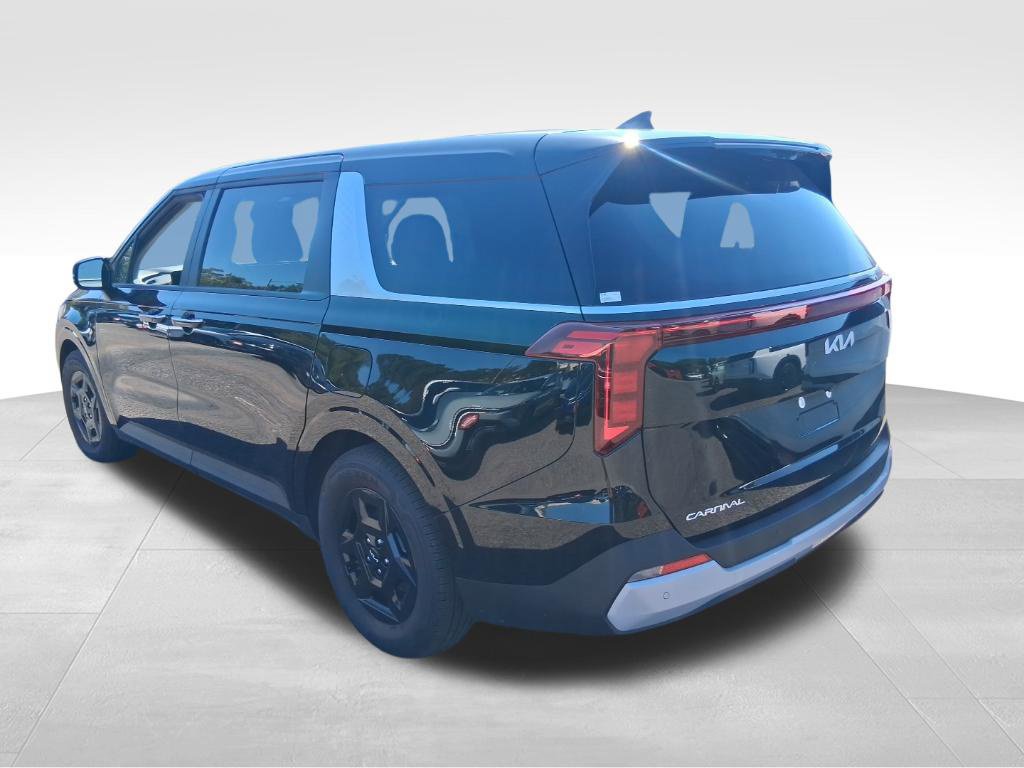 Certified 2026 Kia Carnival FWD image 7