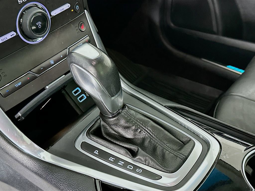 Used 2016 Ford Edge Titanium image 17