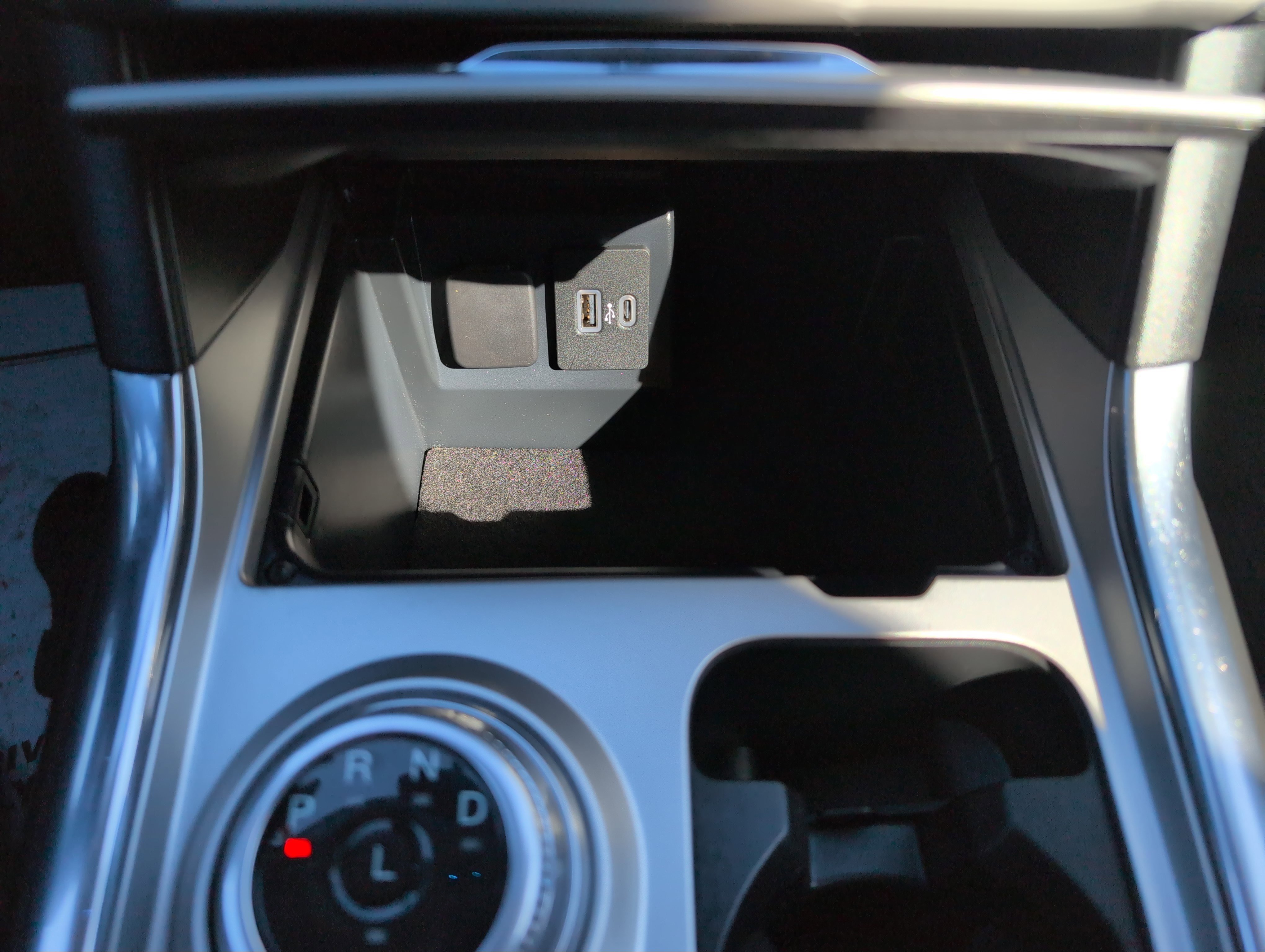 Used 2022 Ford Explorer XLT w/ Equipment Group 202A image 28