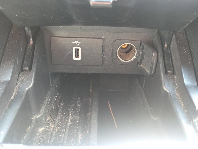 Used 2018 Ford Explorer XLT w/ Equipment Group 202A AWD/4WD image 36