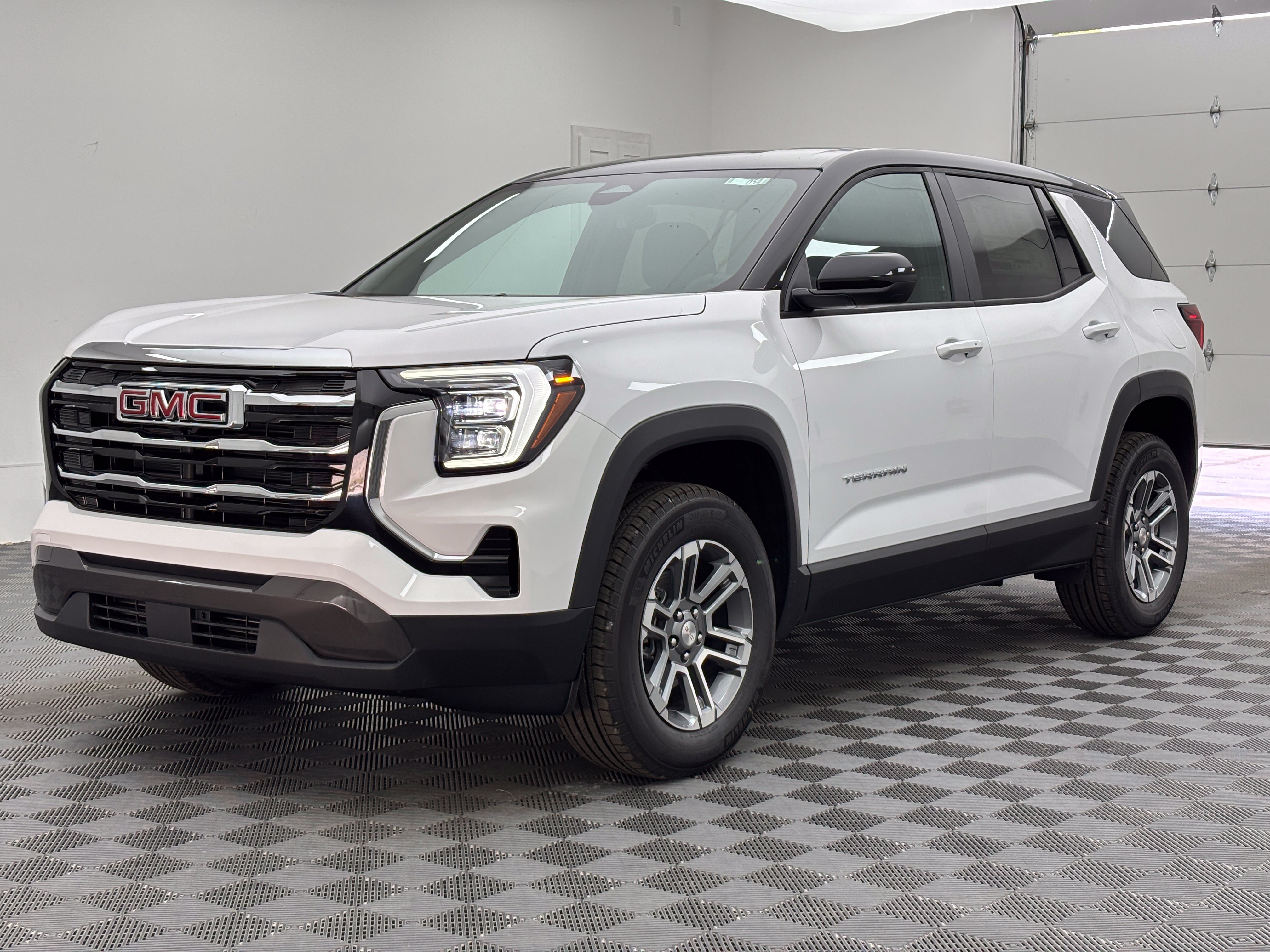 New 2027 GMC Terrain Elevation FWD image 2