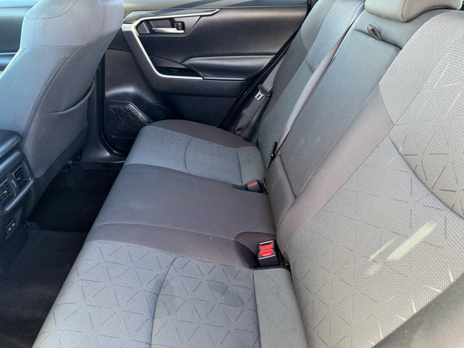 Used 2025 Toyota RAV4 XLE AWD/4WD image 26