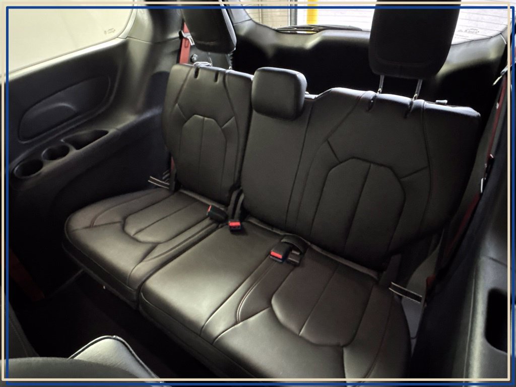 New 2027 Chrysler Pacifica Select AWD/4WD image 30