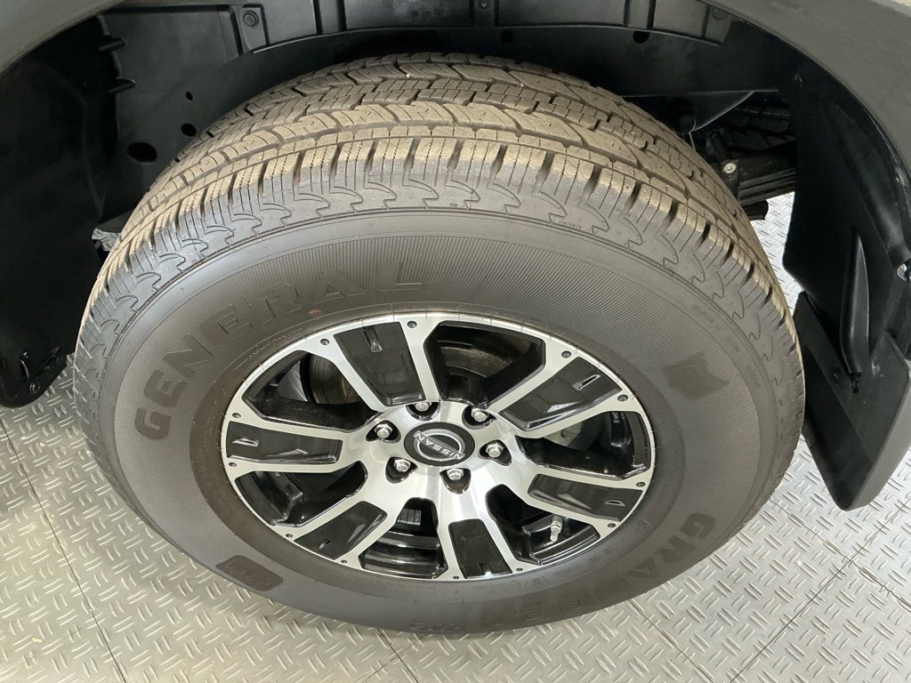 Used 2024 Nissan Titan SV w/ SV Convenience Package image 38