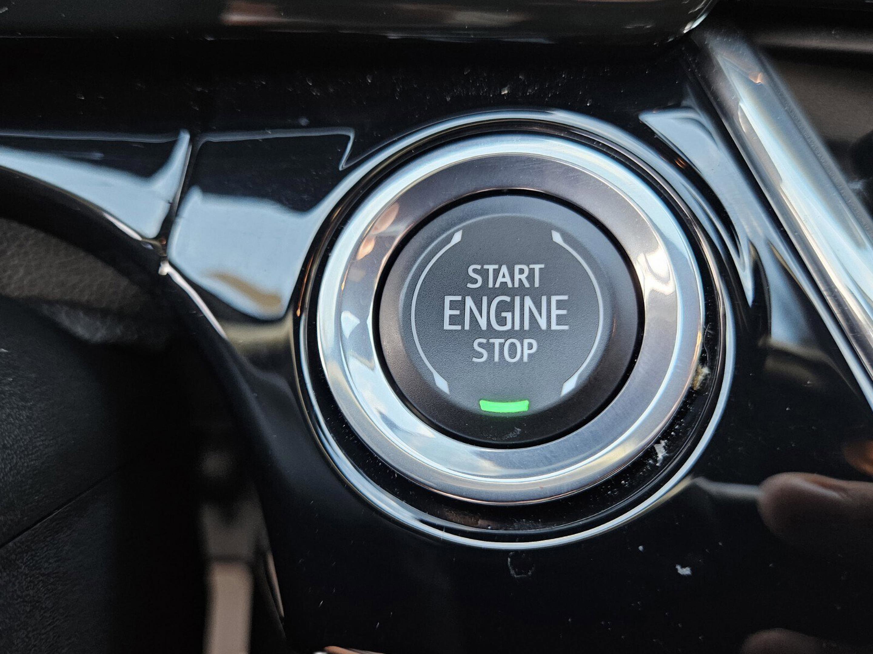 Used 2025 Chevrolet Trax RS w/ Driver Confidence Package image 25