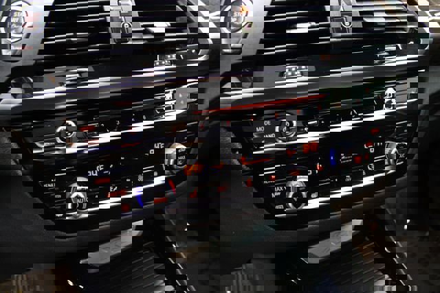 Used 2019 BMW X3 sDrive30i w/ Driving Assistance Package image 17